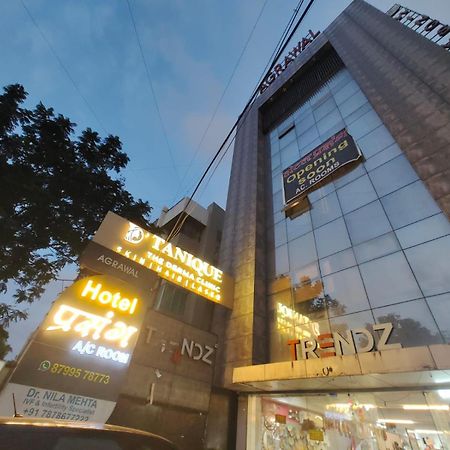 Hotel Prasang Surat Exterior foto